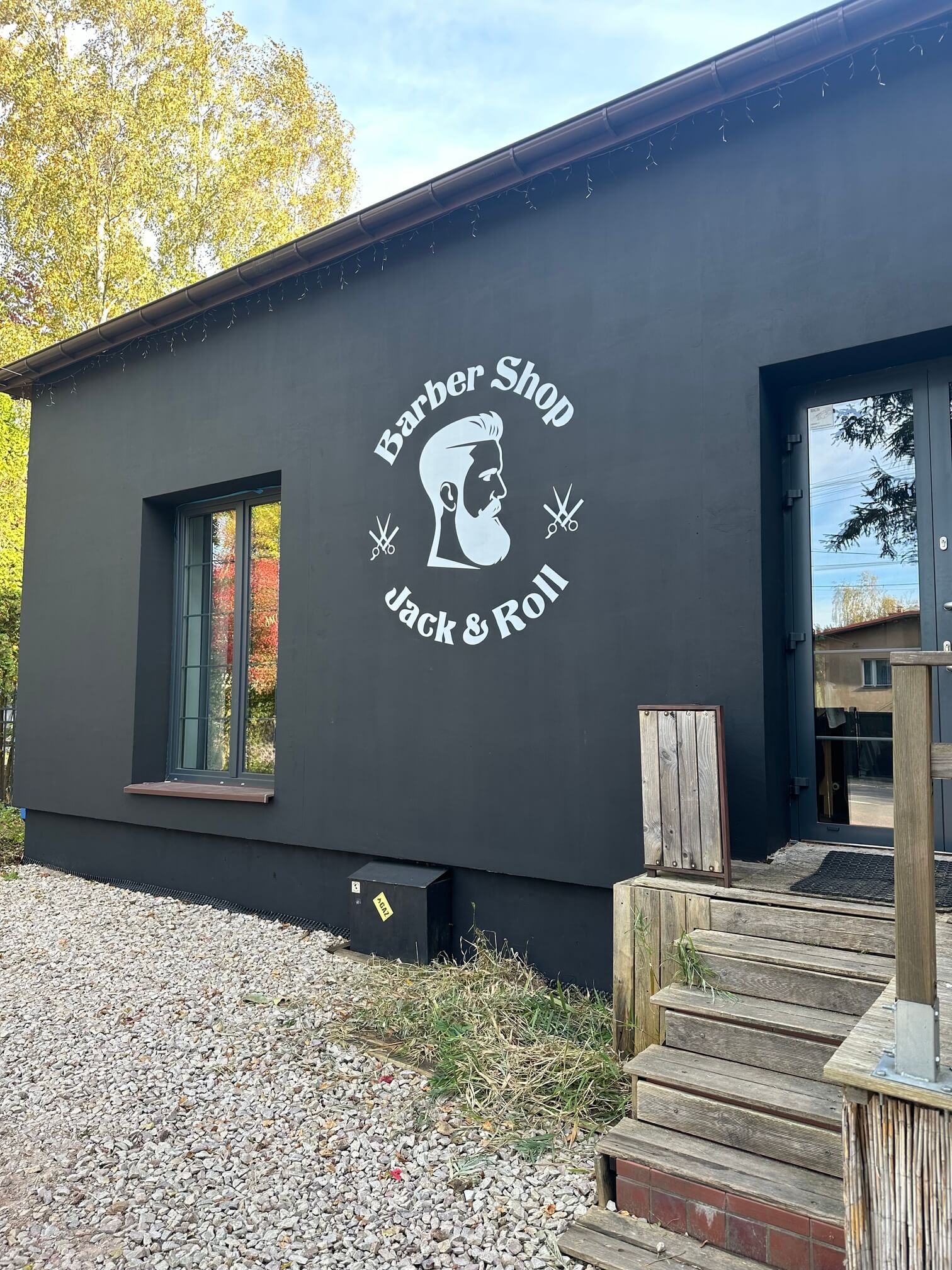 Barber — wydruk na elewacji